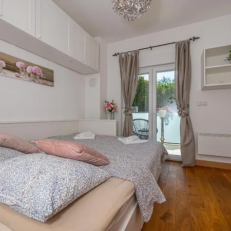 Apartman Iris * Dramalj