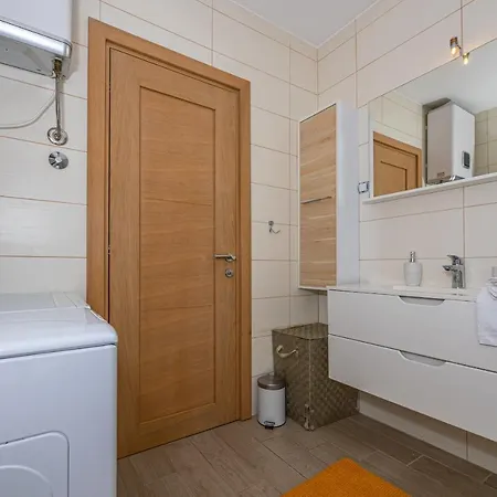 Apartman Iris *